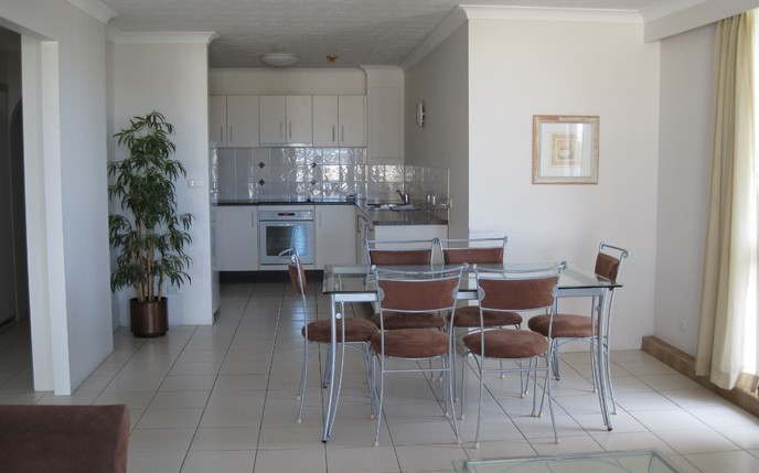 Beach Palms Holiday Apartments - Accommodation QLD 4
