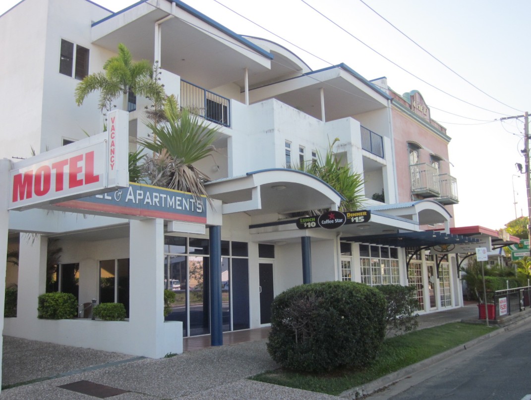 Cosmopolitan Motel And Serviced Apartments - Accommodation QLD 1