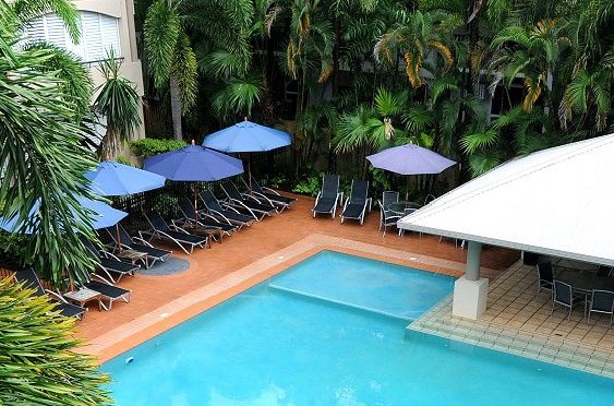 Cayman Villas Port Douglas - Accommodation Gladstone 4