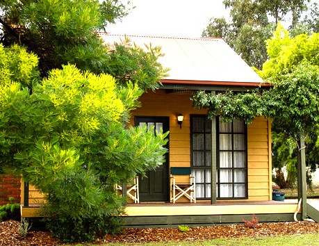 Mountain View Motor Inn and Holiday Lodges - Redcliffe Tourism