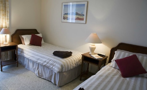 Hillsview Tourist Apartments - Accommodation Airlie Beach