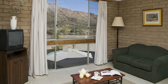 Hillsview Tourist Apartments - Lismore Accommodation 4