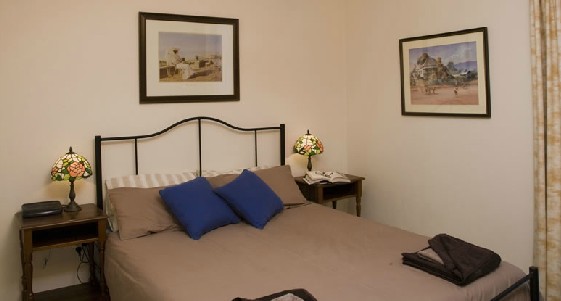 Hillsview Tourist Apartments - Accommodation Gladstone 5