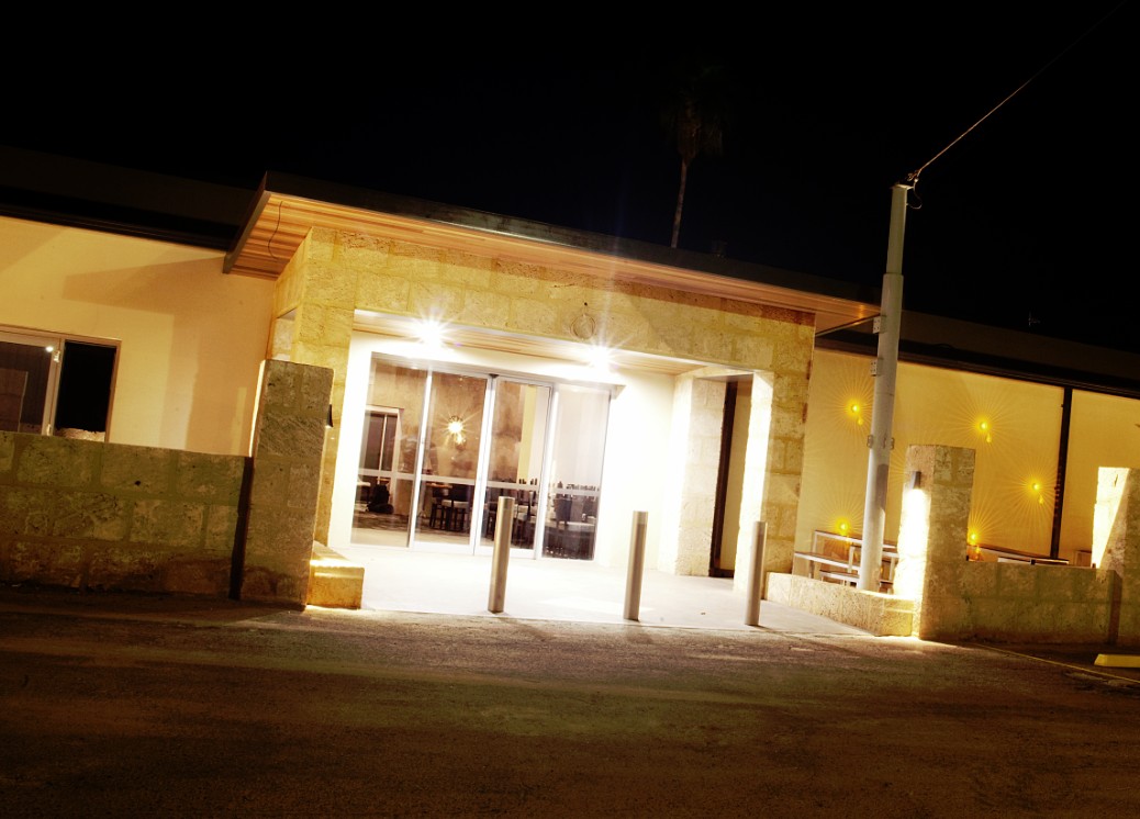 Newman Hotel Motel - thumb 4
