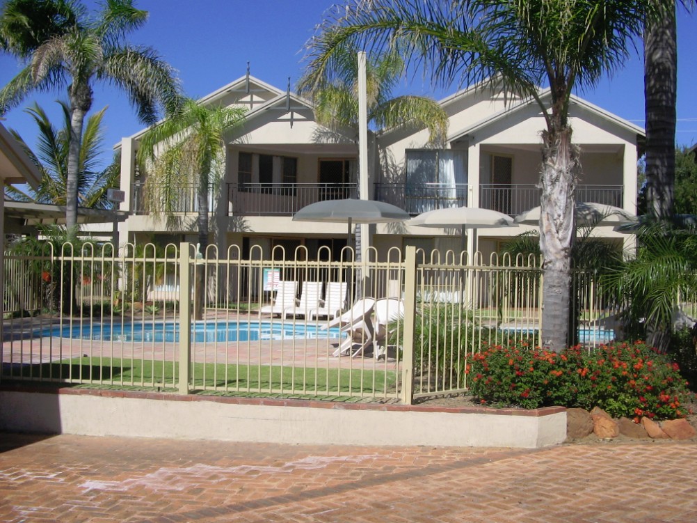 Pelican Shore Villas - Accommodation QLD 1