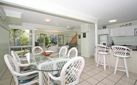 Coral Beach Noosa Resort - St Kilda Accommodation 3