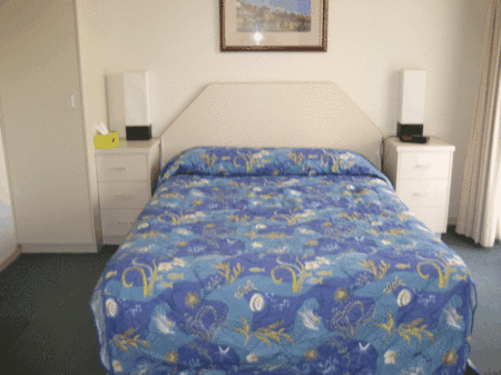 St Lucia Gardens - Dalby Accommodation 3