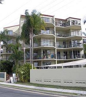 Bayview Beach Holiday Apartments - Accommodation QLD 2