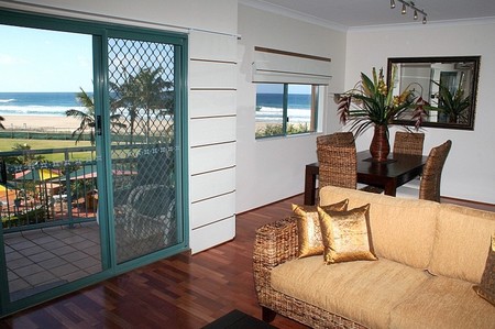 Currumbin Sands on the Beach - Accommodation NT