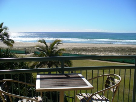 Currumbin Sands On The Beach - Coogee Beach Accommodation 4