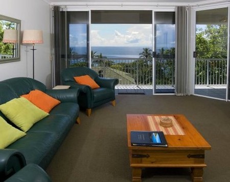 On The Beach Holiday Apartments - Grafton Accommodation 1