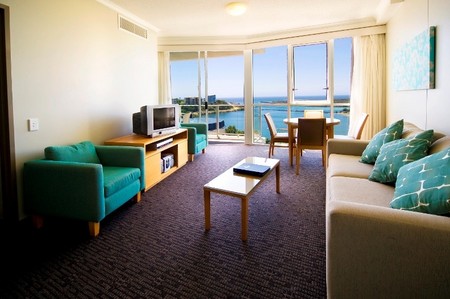 Outrigger Twin Towns Resort - St Kilda Accommodation 3
