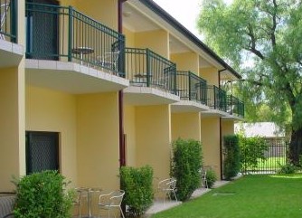 St. Marys Park View Motel - Accommodation Redcliffe