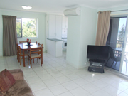 Joanne Apartments - Accommodation QLD 3