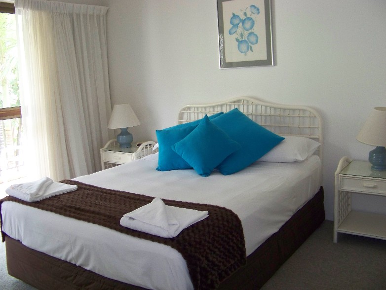 Old Burleigh Court Holiday Apartments - Carnarvon Accommodation