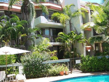 Old Burleigh Court Holiday Apartments - Accommodation QLD 4