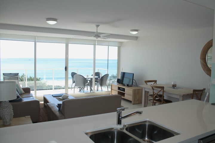84 The Spit - Coogee Beach Accommodation 2