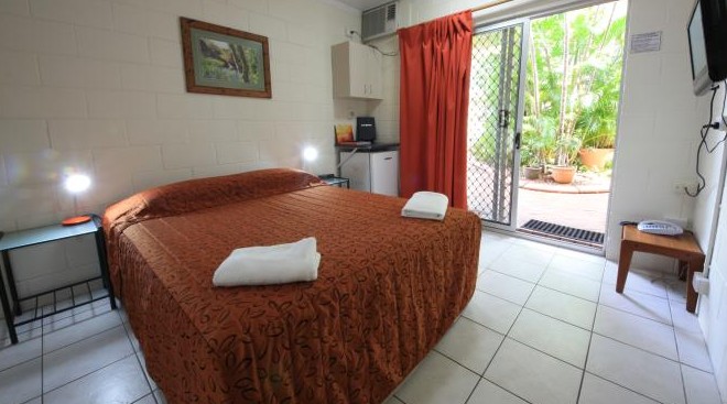 Coconut Grove Holiday Apartments - Accommodation Yamba 2