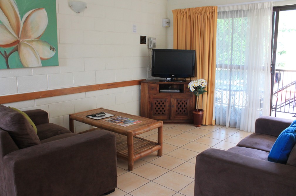 Oasis Inn Holiday Apartments - Accommodation QLD 3