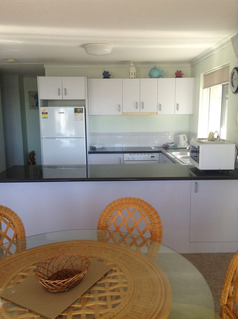 Surfcomber On The Beach - Accommodation QLD 3