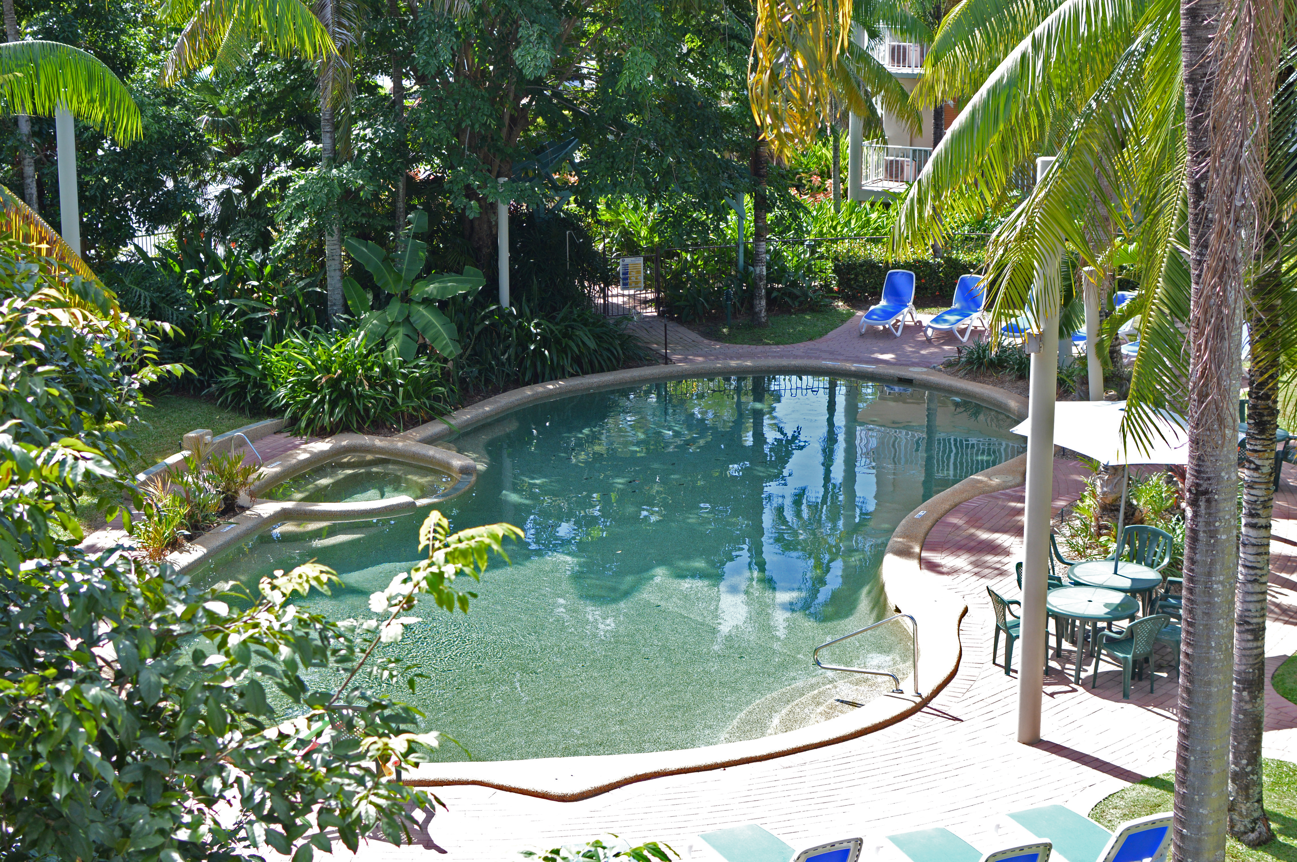 Cairns Beach Resort - St Kilda Accommodation 2