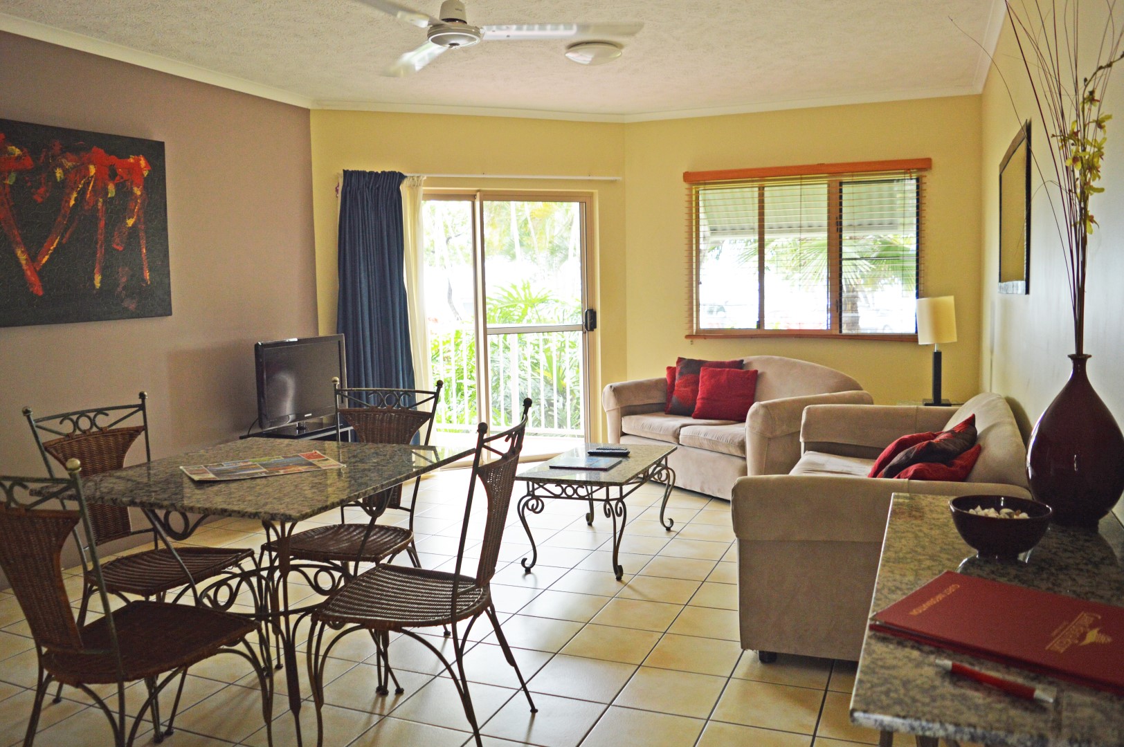 Cairns Beach Resort - St Kilda Accommodation 12