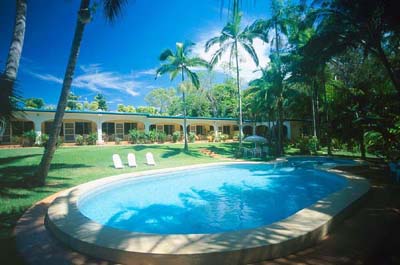 Villa Marine Seaside Holiday Apartments - Accommodation Gladstone 0