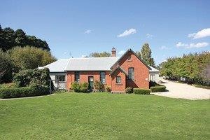 Woodend Old School House Bed and Breakfast - Accommodation Gladstone