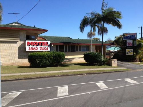 Aspley Sunset Motel - Accommodation Sunshine Coast
