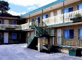 Aberdeen Court Motel Holiday Apartments - Accommodation Australia 0