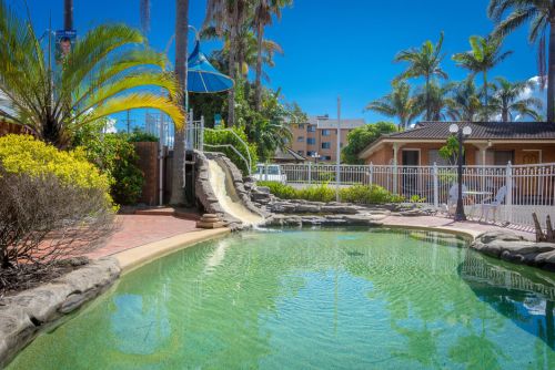 Sapphire Palms Motel - Redcliffe Tourism