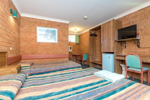 Sapphire Palms Motel - Accommodation Australia 4