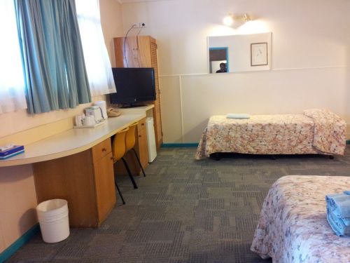 Charlton Motel - Accommodation Whitsundays 1