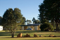  William Macintosh Motor Lodge - Accommodation Sydney