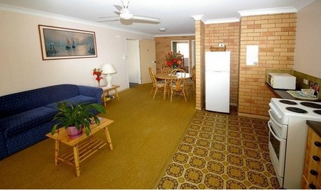 Beachlander Holiday Apartments - Accommodation QLD 1