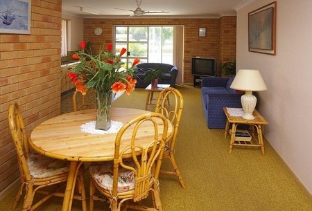 Beachlander Holiday Apartments - Whitsundays Accommodation 2