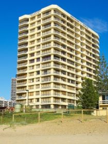 Breakers North Beachfront Apartments - Lismore Accommodation 1