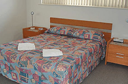 Glenelg Holiday Apartments-Corfu - Dalby Accommodation 3