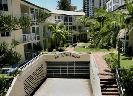 Le Chelsea Holiday Apartments - Dalby Accommodation 0