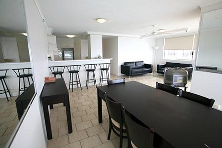 The Penthouses - Grafton Accommodation 2