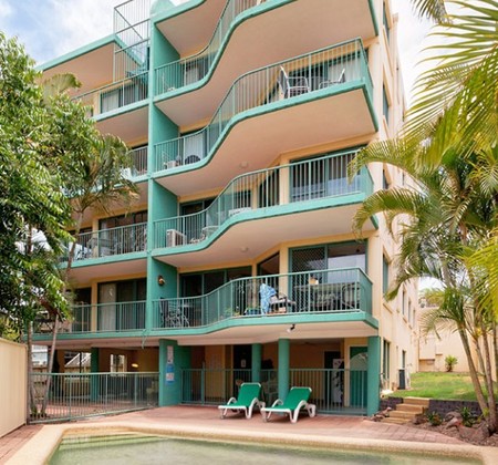 Bay Views Harbourview Apartments - Accommodation Yamba 0