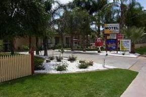 Sunraysia Motel And Holiday Apartments - Coogee Beach Accommodation 1