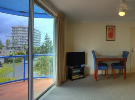 Surfers Beach Resort One - Accommodation Sydney 4
