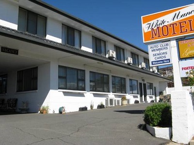 White Manor Motel - Tourism Caloundra