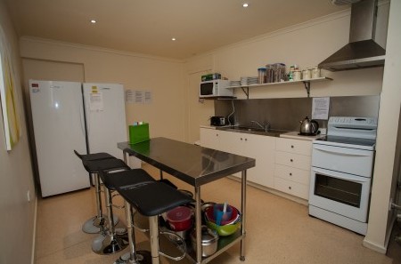 Millies Guesthouse & Serviced Apartments - Accommodation QLD 3