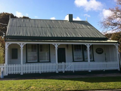 Ben Hyron's Cottage - Tourism Canberra