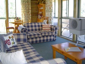 Myrtle Creek Cottages - Accommodation Burleigh 0