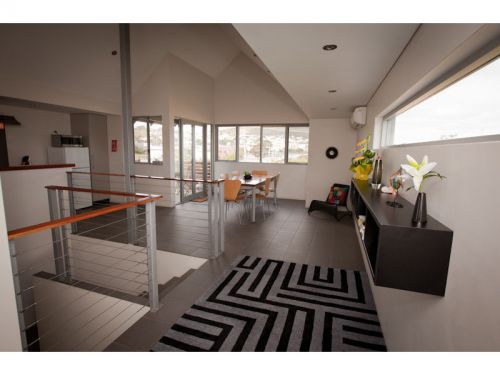 Hanover Bay Studio Apartments - Accommodation Burleigh 3
