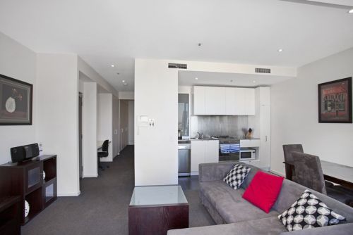 Astra Apartments Melbourne CBD - thumb 3