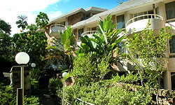 Wahroonga Waldorf Apartments - Accommodation in Surfers Paradise